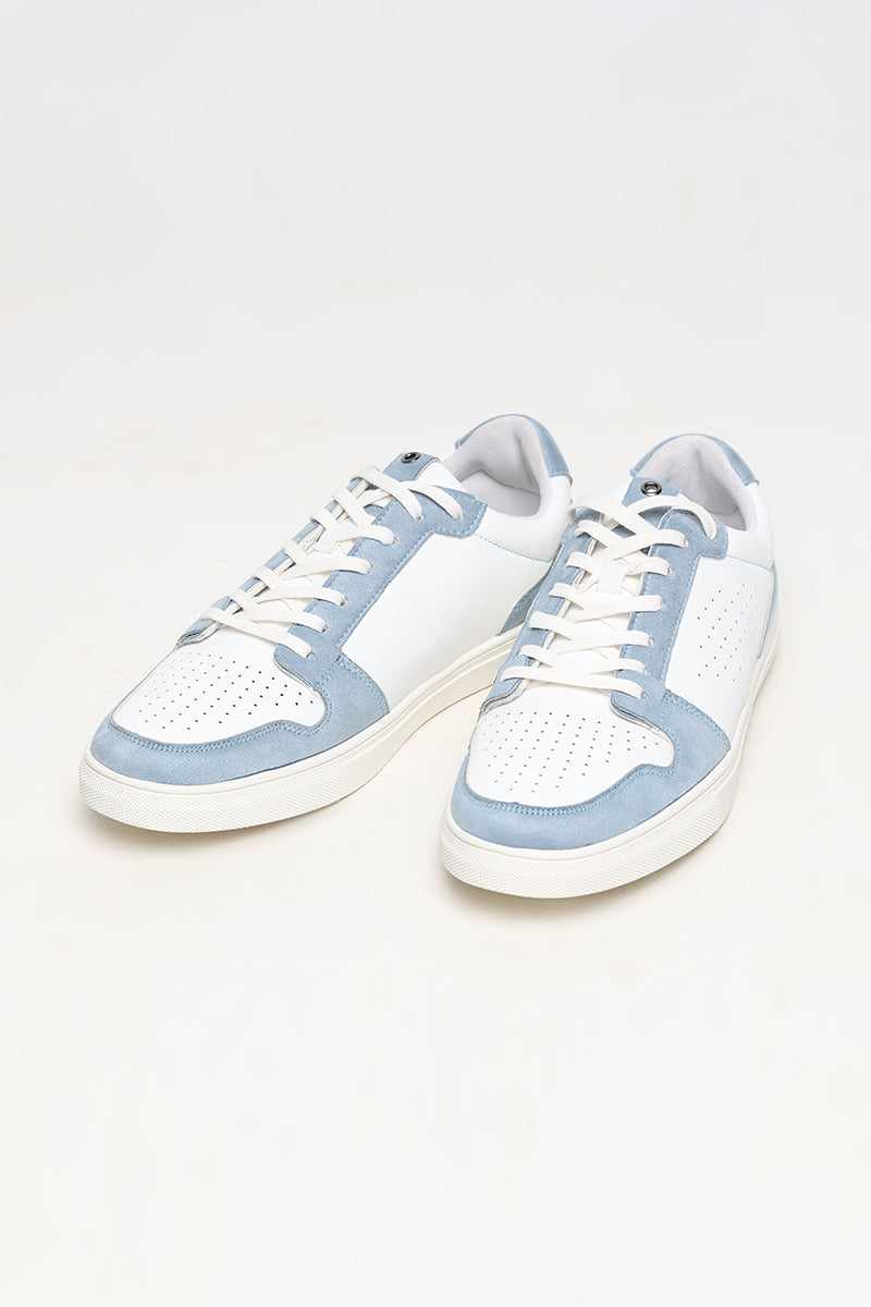 Buy Men's Panelled White & Blue Low Top Sneaker Online | SNITCH